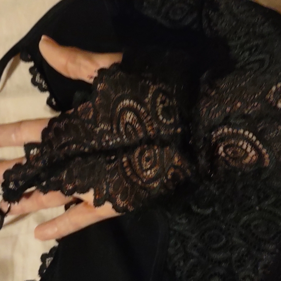 Black lace bralette. Size M. - Picture 5 of 6